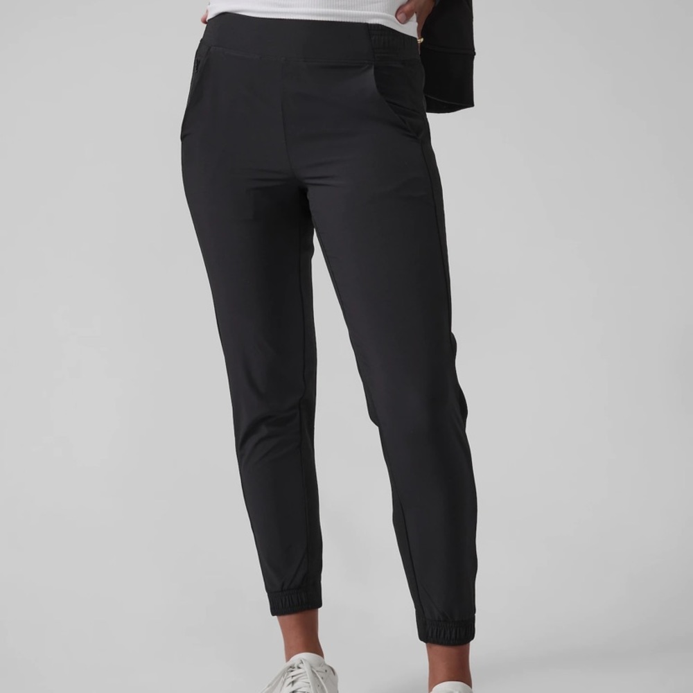 Athleta Brooklyn jogger black lined. Size 8